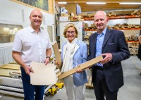 Traditionstischlerei Grassmann – Robotik und Digitalisierung als Zukunftskonzept Traditionstischlerei Grassmann – Robotik und Digitalisierung als Zukunftskonzept