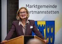 Ehrenbürgerschaft und Goldenes Ehrenzeichen für Bürgermeister a.D. Hans Gneihs aus Wartmannstetten Ehrenbürgerschaft und Goldenes Ehrenzeichen für Bürgermeister a.D. Hans Gneihs aus Wartmannstetten