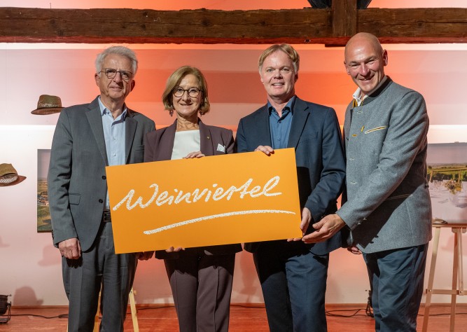 LH Mikl-Leitner bei „25 Jahre Weinviertel Tourismus“ im Althof Retz