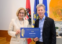 Landeshauptfrau Johanna Mikl-Leitner und BOKU-Professor Rudolf Krska.