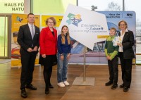 Über 50 Einreichungen bei Schul-Wettbewerb „zusammenWACHSEN“– Erinnern für die Zukunft Über 50 Einreichungen bei Schul-Wettbewerb „zusammenWACHSEN“– Erinnern für die Zukunft