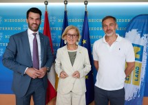 Freuen sich auf den NÖ Frauenlauf Grafenegg 2026 (v.l.n.r.): LH-Stellvertreter Udo Landbauer, Landeshauptfrau Johanna Mikl-Leitner und Präsident Stefan Kobli (Verein Union Dein Sport).