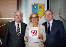 Festakt zum 50-jährigen Bestehen der Gesellschaft der Freunde und Förderer der Exekutive Niederösterreichs im Landtagssaal in St. Pölten. Im Bild Präsident Karl Fiala, Landeshauptfrau Johanna Mikl-Leitner und Geschäftsführer Franz Prucher (v.l.n.r.).