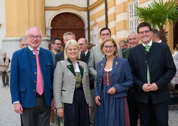 Festakt „80 Jahre Landjugend“ in Melk mit LH-Stellvertreter Stephan Pernkopf, Bundesministerin Klaudia Tanner, Landeshauptfrau Johanna Mikl-Leitner und dem designierten Landwirtschaftskammerpräsidenten Lorenz Mayr (von links nach rechts). 