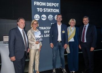 (v.l.n.r.) WKNÖ-Präsident Wolfgang Ecker, Landeshauptfrau Johanna Mikl-Leitner, Christian Stranzinger, Geschäftsführer der Security & Electronic Technologies GmbH, Alexandra Höfer, Direktor-Stv. WKNÖ, und Reinhard Karl, Raiffeisenvorstand NÖ-Wien.