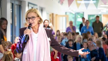 Unsere Kindergärten sind erste Bildungseinrichtung und Grundstein für die beste Zukunft unserer Kinder, sagte Landeshauptfrau Johanna Mikl-Leitner bei der Eröffnung.