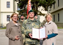 Landeshauptfrau Johanna Mikl-Leitner (v.l.) und Verteidigungsministerin Klaudia Tanner mit NÖ Militärkommandant Georg Härtinger.