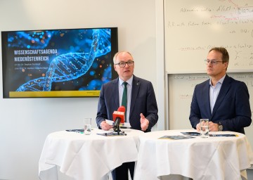 Präsentierten die Wissenschaftsagenda Niederösterreich (v.l.n.r.): LH-Stellvertreter Stephan Pernkopf und Universitätsprofesor Markus Hengstschläger.