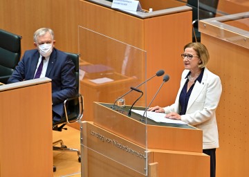 Landeshauptfrau Johanna Mikl-Leitner bei ihrer Rede in der heutigen Sitzung des NÖ Landtages.
