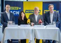 Das Podium der Pressekonferenz zur Evaluierung des Pilotprojekts „Acute Community Nurse“ (ACN): Notruf Niederösterreich-Geschäftsführer Christian Fohringer, Senior Researcher PROSPECT Assma Hajji, Landesrat und NÖGUS-Vorsitzender Martin Antauer und Notruf Niederösterreich-Geschäftsführer Josef Schmoll (v.l.n.r.)