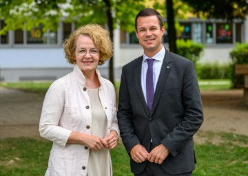 Bildungs-Landesrätin Christiane Teschl-Hofmeister und Bildungsdirektor Karl Fritthum.