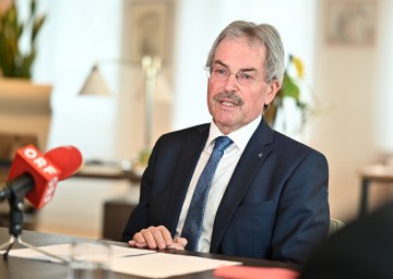 Karl Wilfing, Landtagspräsident und Vorsitzender der Landes-Hauptwahlbehörde, informierte nach deren Konstituierung über die Gemeinderatswahl am 26. Jänner.