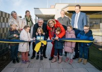 LH Mikl-Leitner eröffnet neuen Kindergarten in Matzendorf-Hölles