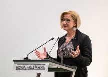 Bei der Ausstellungseröffnung „Eduardo Chillida.Gravitation“ bekräftigte Landeshauptfrau Johanna Mikl-Leitner: „Niederösterreich ist ein Kulturland mit nationaler und internationaler Strahlkraft, die Unterstützung der Kunstschaffenden ein Herzensanliegen.“