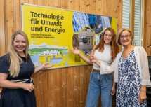 Landeshauptfrau Johanna Mikl-Leitner bei Ihrem Betriebsbesuch bei Microtronics Engineering GmbH in Ruprechtshofen.