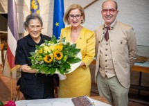 Landeshautfrau Johanna Mikl-Leitner mit der thailändische Prinzessin Maha Chakri Sirindhorn und Andreas Nunzer, Bürgermeister von Spitz an der Donau.