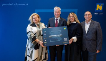 Gemeinsam stärker – LK Korneuburg, LK Stockerau und LK Hollabrunn: Elisabeth Bräutigam, Vorständin der NÖ Landesgesundheitsagentur, Landesrat Anton Kasser, Katja Steininger, Geschäftsführerin Gesundheit Weinviertel GmbH, und der Ärztliche Direktor Rainer Ernstberger vom LK Korneuburg-Stockerau-Hollabrunn (v.l.n.r.)