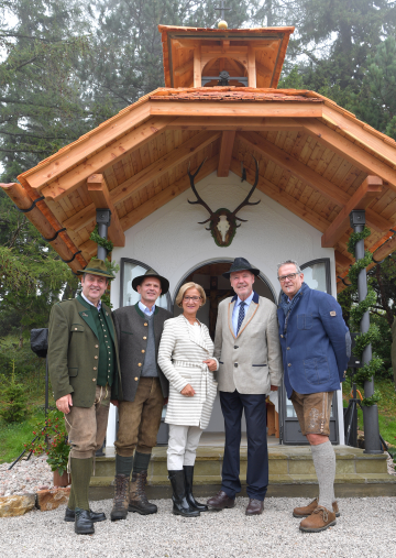 Landesjägermeister Josef Pröll, Wolfgang Fürlinger, Landeshauptfrau Johanna Mikl-Leitner, Klubobmann Klaus Schneeberg und Bürgermeister Wolfgang Stückler (v.l.n.r.)