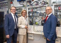 LH Mikl-Leitner besuchte HTL Hollabrunn und Private HTL für Lebensmitteltechnologie Hollabrunn