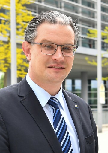 Filip Deimel ist mit Wirksamkeit 1. April 2020 der Leiter der Gruppe Gesundheit und Soziales und der Abteilung Landeskliniken und Landesbetreuungszentren