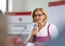 „Professionelle Arbeit braucht professionelle Infrastruktur und Ausrüstung“, betonte Landeshauptfrau Johanna Mikl-Leitner in ihrer Rede zum Neubauder Rot-Kreuz-Bezirksstelle Gmünd.