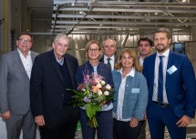Bürgermeister Michael Oberschil, Robert Hammerl, Landeshauptfrau Johanna Mikl-Leitner, Bezirkshauptmann Andreas Strobl, Birgitt Hammerl, Landtagsabgeordneter Christian Gepp und Benedikt Hammerl (v.l.n.r.) bei der Eröffnungsfeier.