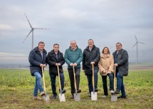 (v.l.n.r.) Johannes Zuser (Bürgermeister Hürm), Harald Fendt (Geschäftsführender Gemeinderat Markersdorf-Haindorf), LH-Stellvertreter Stephan Pernkopf, EVN-Vorstandsdirektor Stefan Stallinger, Doris Schmidl (Abgeordnete zum NÖ Landtag) und Hubert Luger (Bürgermeister Haunoldstein).