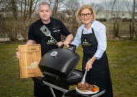 LH Mikl-Leitner gratuliert Pielachtaler Grill-Champion&nbsp;