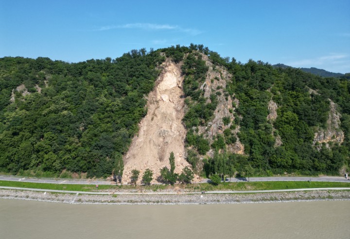 B33 Felssturz bei Aggsbach Dorf