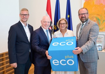 v. l. ecoplus Geschäftsfeldleiter Investorenservice Andreas Kirisits, ecoplus Geschäftsführer Helmut Miernicki, Landeshauptfrau Johanna Mikl-Leitner und ecoplus Prokurist Bernhard Ebner