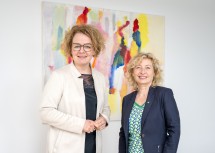 Landesrätin Christiane Teschl-Hofmeister und Landesrätin Eva Prischl.