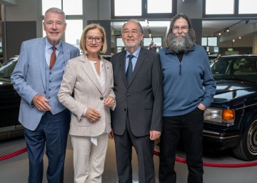 (v.l.): Bürgermeister Klaus Schneeberger, Landeshauptfrau Johanna Mikl-Leitner, Friedrich und Ronald Fehr sowie Kurator Wolfgang Brandstetter.