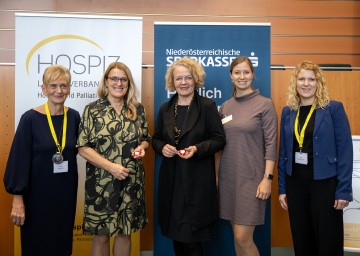 Im Bild von links nach rechts: Vorsitzende Klaudia Atzmüller (Landesverband Hospiz NÖ), Landesrätin Ulrike Königsberger-Ludwig, Landesrätin Christiane Teschl-Hofmeister, Angelina Falkner (Vorstandsmitglied Österreichische Palliativgesellschaft) und Geschäftsführerin Petra Kozisnik (Landesverband Hospiz NÖ)